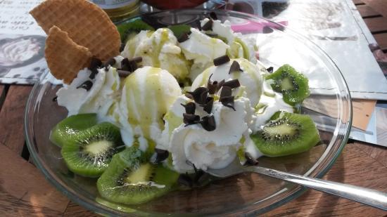 Eispavillon am alten Hafen