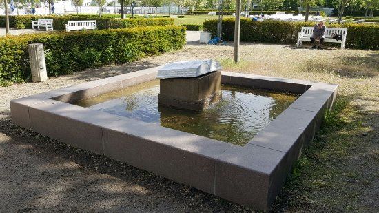 Brunnen an der Lesehalle